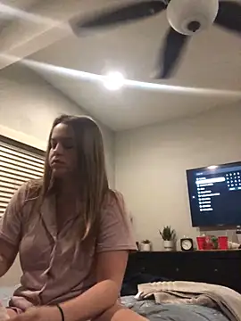 Snapshot of xxlivecouple chatting on 03/07/26, 05:26 xxlivecouple online show from 03/07/26, 05:26