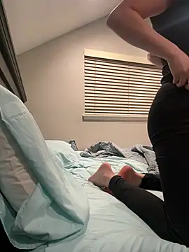 Snapshot of xxlivecouple chatting on 03/08/26, 05:33 xxlivecouple online show from 03/08/26, 05:33