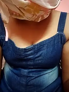 Snapshot of vyshali_vyshu chatting on 03/09/26, 06:34 vyshali vyshu online show from 03/09/26, 06:34