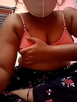 Snapshot of vyshali_vyshu chatting on 03/16/26, 02:43 vyshali vyshu online show from 03/16/26, 02:43