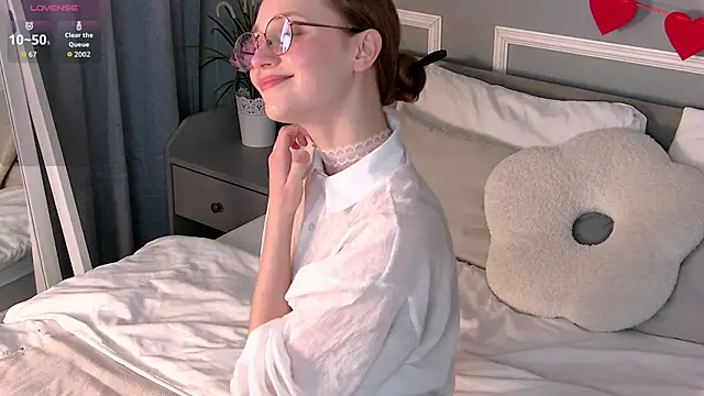 EmmaSagge online show from 06/17/26, 07:11