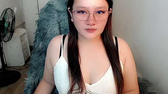 Snapshot of UrLovelyWetPussy chatting on 03/03/26, 11:05 UrLovelyWetPussy online show from 03/03/26, 11:05