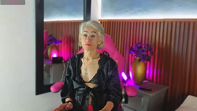 miss monserrate01 online show from 05/05/26, 01:30
