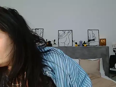 Snapshot of Jasmin0e chatting on 02/17/26, 11:29 Jasmin0e online show from 02/17/26, 11:29