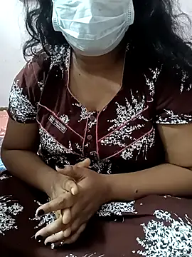 Snapshot of Maturecouple225 chatting on 02/11/26, 05:18 Maturecouple225 online show from 02/11/26, 05:18