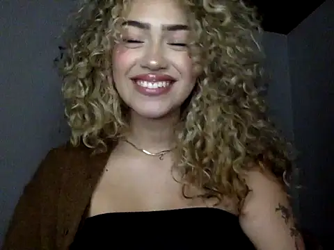 Snapshot of Maddy_Beluci chatting on 03/05/26, 05:03 Maddy Beluci online show from 03/05/26, 05:03