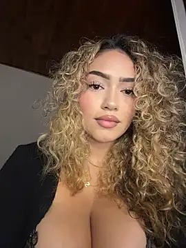 Snapshot of Maddy_Beluci chatting on 03/07/26, 03:25 Maddy Beluci online show from 03/07/26, 03:25