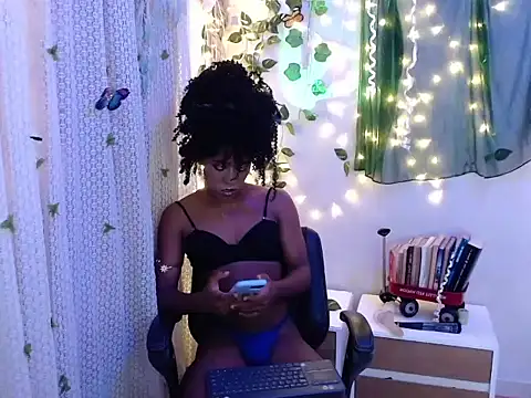 Snapshot of zafiro_blu chatting on 03/04/26, 01:39 zafiro blu online show from 03/04/26, 01:39