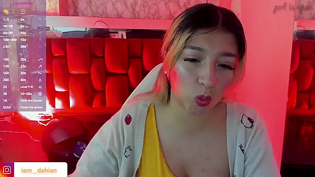 Dahiana Dmour  online show from 06/21/26, 01:57