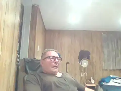 Snapshot of melvinsnow chatting on 12/16/24, 09:03 melvinsnow online show from 12/16/24, 09:03