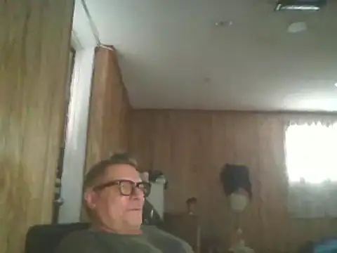 Snapshot of melvinsnow chatting on 02/25/25, 08:30 melvinsnow online show from 02/25/25, 08:30