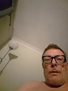 Snapshot of melvinsnow chatting on 02/26/26, 02:43 melvinsnow online show from 02/26/26, 02:43