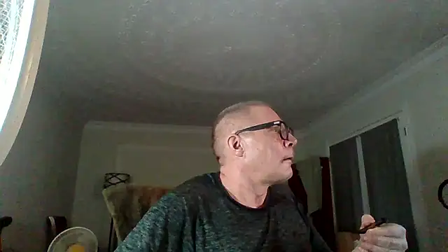 Snapshot of melvinsnow chatting on 05/17/26, 10:33 melvinsnow online show from 05/17/26, 10:33