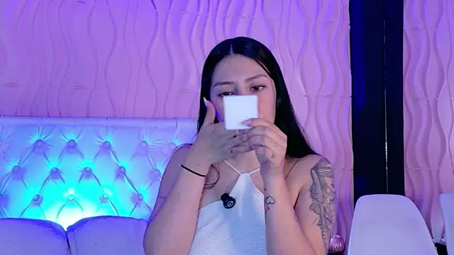 Mia Cherry   online show from 06/05/26, 12:33