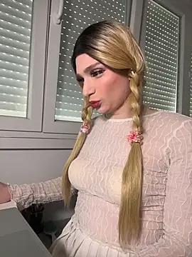 Snapshot of Julia_SweetBaby chatting on 03/27/26, 11:10 Julia SweetBaby online show from 03/27/26, 11:10