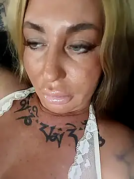 MiaMooly online show from 09/08/25, 05:01