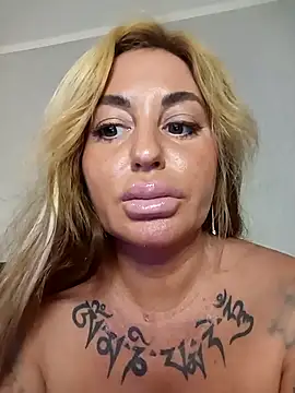 MiaMooly online show from 10/20/25, 04:51