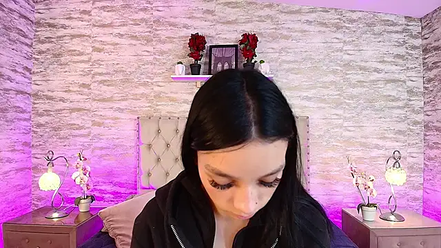 Elizabeth Ferrer online show from 03/19/26, 12:20