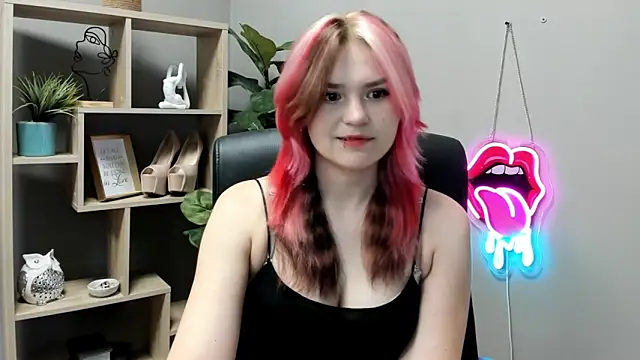 SweetLilyxo online show from 06/11/26, 07:06