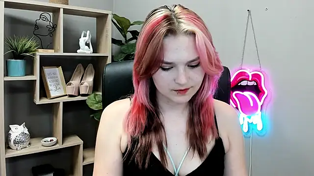 SweetLilyxo online show from 06/18/26, 01:26