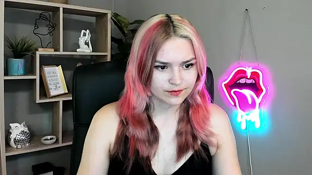 SweetLilyxo online show from 06/21/26, 01:46