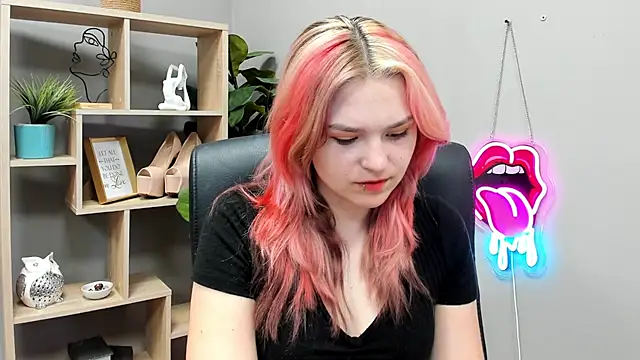 SweetLilyxo online show from 06/22/26, 06:32