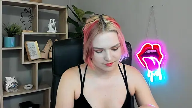 SweetLilyxo online show from 06/24/26, 01:32