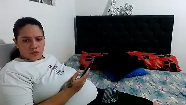 suzy paz online show from 05/02/26, 12:37