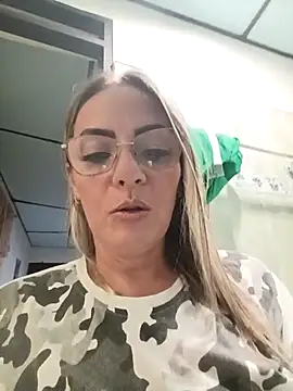 Snapshot of MONITA_SEXXX chatting on 04/04/26, 02:21 MONITA SEXXX online show from 04/04/26, 02:21