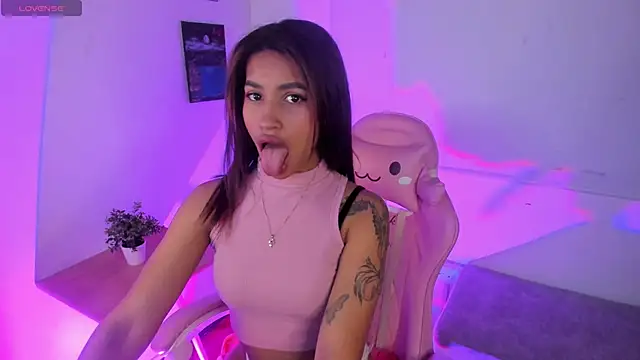 MoonRose   online show from 04/29/26, 08:15