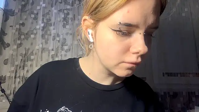 Snapshot of LedAffinity chatting on 02/14/26, 02:47 LedAffinity online show from 02/14/26, 02:47