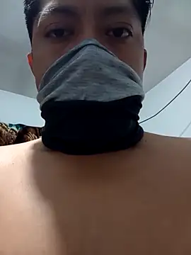 Snapshot of Alansmenxxx chatting on 04/05/26, 10:56 Alansmenxxx online show from 04/05/26, 10:56