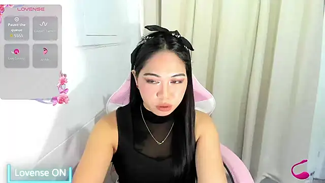Ursweetyshaine online show from 06/19/26, 12:37
