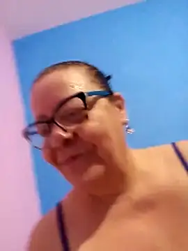 Snapshot of Luach chatting on 04/01/26, 07:55 Luach online show from 04/01/26, 07:55