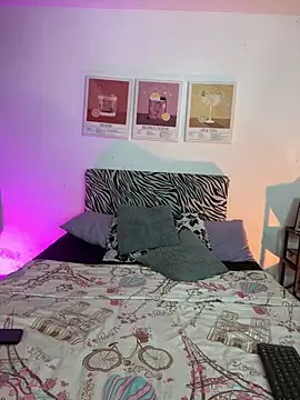 Daniellesins1 online show from 04/23/26, 11:07
