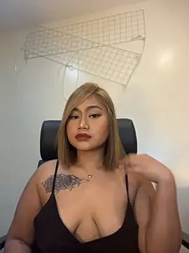 Snapshot of vien_pussy69 chatting on 06/30/26, 02:18 vien pussy69 online show from 06/30/26, 02:18