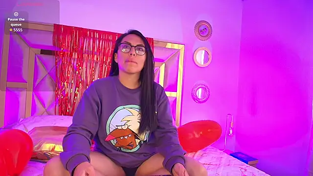 Emma Sanz   online show from 02/11/26, 01:38