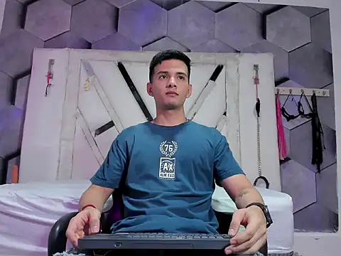 GoldenBoyM online show from 05/30/26, 03:03