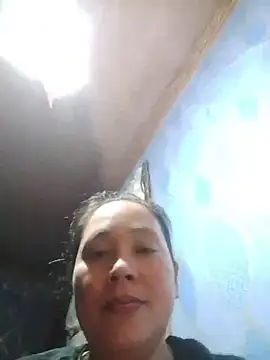 Snapshot of May_Bombs chatting on 06/16/26, 01:03 May Bombs online show from 06/16/26, 01:03