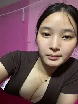 Snapshot of Suzu_xx01 chatting on 05/13/26, 03:42 Suzu xx01 online show from 05/13/26, 03:42