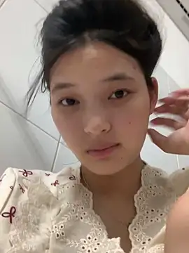Snapshot of Suzu_xx01 chatting on 05/29/26, 01:31 Suzu xx01 online show from 05/29/26, 01:31