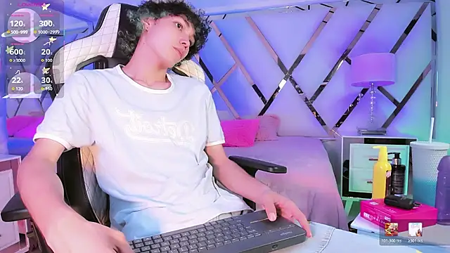 Snapshot of thanier_18 chatting on 03/05/26, 07:32 thanier 18 online show from 03/05/26, 07:32