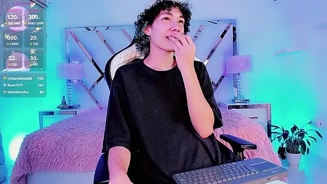 Snapshot of thanier_18 chatting on 03/11/26, 07:31 thanier 18 online show from 03/11/26, 07:31