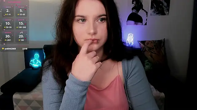 Snapshot of chloe_dashh chatting on 02/06/26, 08:23 chloe dashh online show from 02/06/26, 08:23