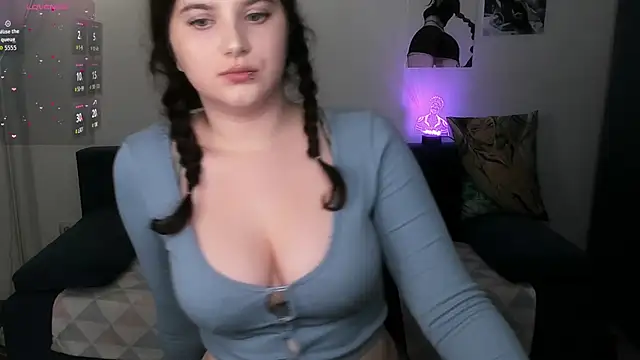 Snapshot of chloe_dashh chatting on 03/09/26, 07:18 chloe dashh online show from 03/09/26, 07:18