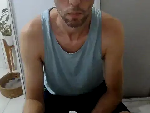 Snapshot of willyhot_hot chatting on 03/31/26, 07:03 willyhot hot online show from 03/31/26, 07:03