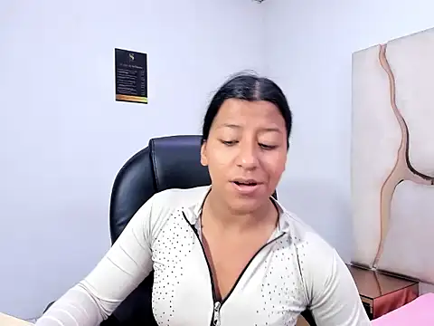 Snapshot of Vaneline2 chatting on 03/25/26, 09:43 Vaneline2 online show from 03/25/26, 09:43