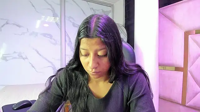 Snapshot of Vaneline2 chatting on 04/01/26, 02:36 Vaneline2 online show from 04/01/26, 02:36