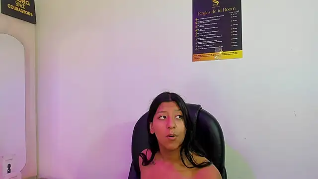 Snapshot of Vaneline2 chatting on 04/16/26, 04:19 Vaneline2 online show from 04/16/26, 04:19