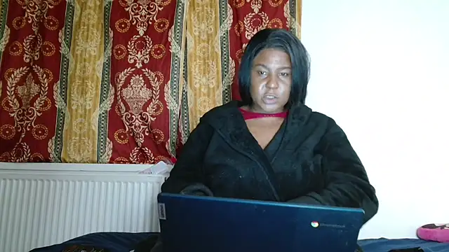 Snapshot of CurvySashia chatting on 04/10/26, 11:42 CurvySashia online show from 04/10/26, 11:42